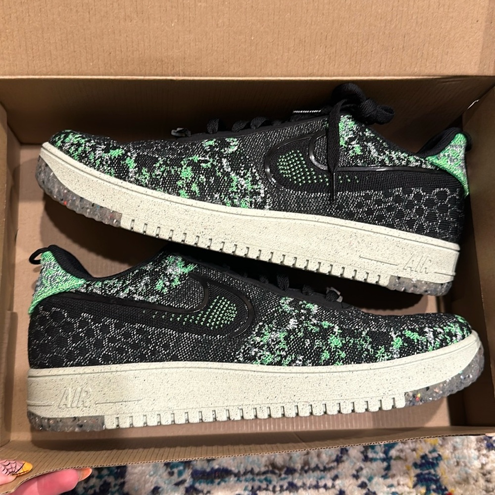 NIKE AIR FORCE 1 AF1 CRATER FLYKNIT NN BLACK-SCREAM GREEN SIZE 13